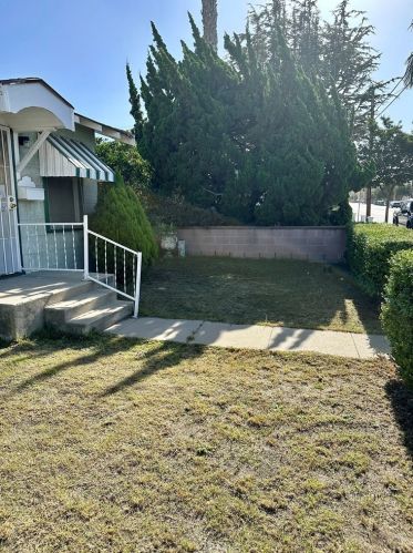 25524 Narbonne Ave, Lomita, CA 90717-2510