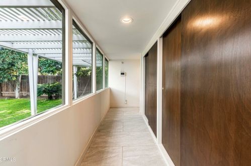 1815 Ridgewood Dr, Bakersfield CA 93306-3831 exterior