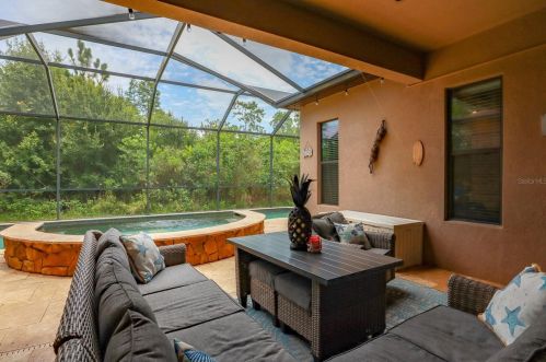 19401 Sweet Grass Way, Lutz FL  33558-5016 exterior