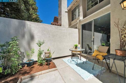 7294 Cronin Cir, Pleasanton CA  94568-2332 exterior