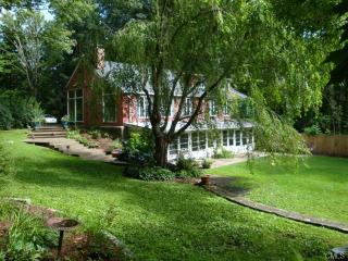 174 New Rd, Ridgefield, CT 06877-3433