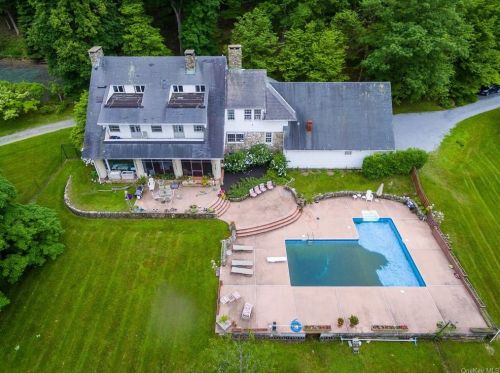 23 Maple Rd, Cornwall Hud, NY 12520-1834
