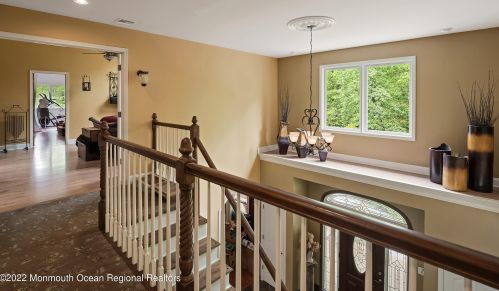 335 Veterans Hwy, Jackson Twp NJ  08527-2832 exterior
