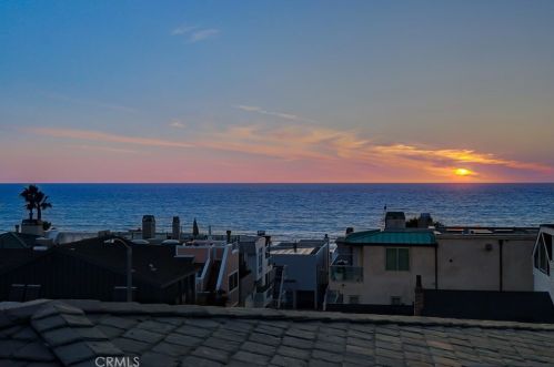 413 Bayview Dr, Manhattan Beach CA  90266-5717 exterior