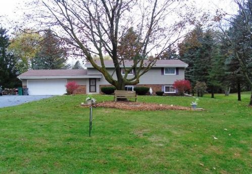 2842 Long Valley Rd, Richfield, WI 53076-9713