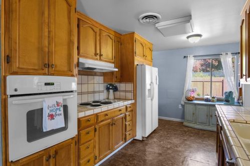 409 Rumble Rd, Modesto CA  95350-2316 exterior