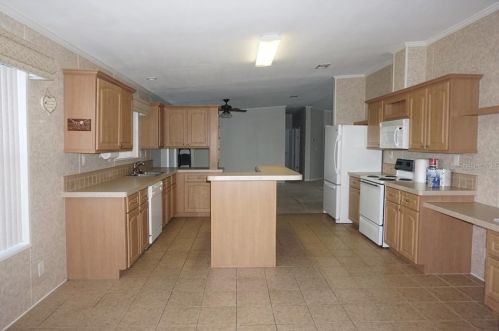 559 Lindsey Dr, Lakeland FL  33809-7238 exterior