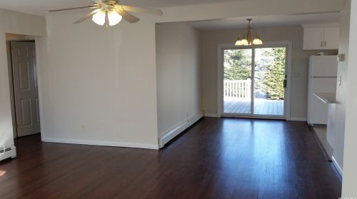 4 Oxford Ln, Bethpage, NY 11714-1011