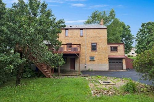 205 Woodland Ave, Glenshaw PA  15116-2010 exterior