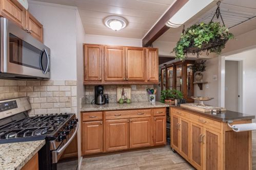 616 Q St, Rio Linda CA  95673-1427 exterior