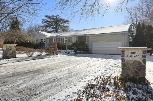 1 Prince Rd, Parsippany NJ  07054-4822 exterior