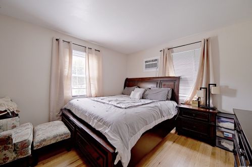 232 Crombie St, Huntington Station NY  11746-1504 exterior