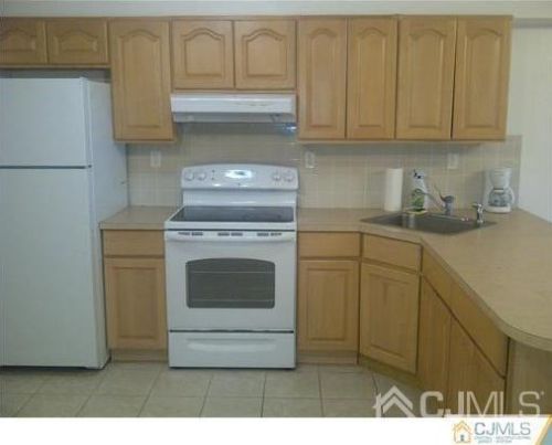435 Main St, Metuchen, NJ 08840-1853