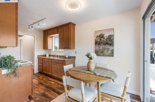 1205 147th Ave, San Leandro, CA 94578-3403