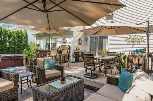 43 Ginger Trl, Coventry RI 02816-8262 exterior