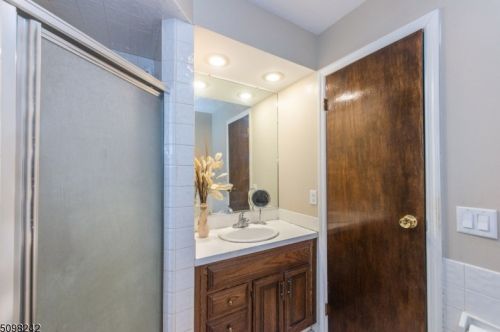 61 Flanders Rd, Mount Olive NJ  07828-3518 exterior