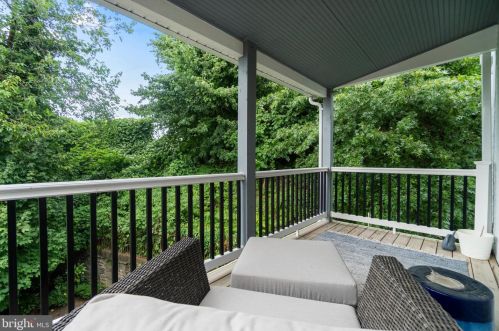 16 Channing St, Washington, DC 20001-1030