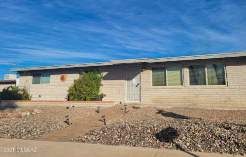 9111 38th St, Tucson, AZ 85730-1342