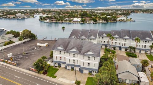 9933 Gulf Blvd, Saint Petersburg, FL 33706-3215