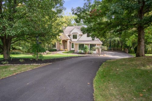 4506 Thornbury Dr, Valpo, IN 46383-0812