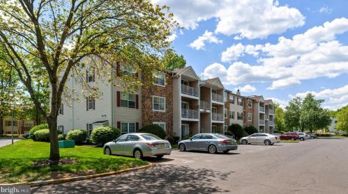 16 Willow Ct, Trenton NJ  08619-4620 exterior