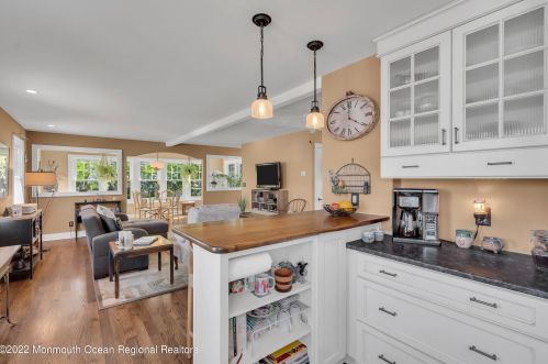 50 Ocean Ave, Monmouth Hills NJ  07732-1410 exterior