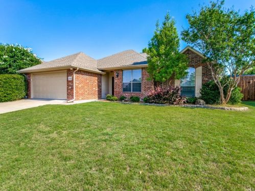 6218 Cynthia Dr, Midlothian, TX 76065-6936
