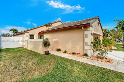 18125 21st St, Hollywood FL  33029-3030 exterior