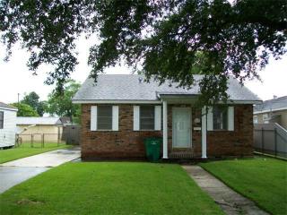 615 Keller Ave, Westwego, LA 70094-4701