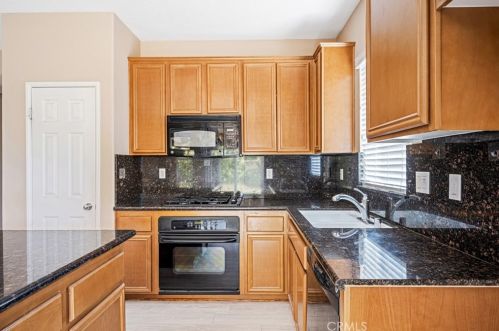 8808 Avoca Ct, Lancaster, CA 93536-7738