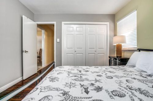 2511 Bernardo De Galvez Ave, Galveston TX 77550 exterior