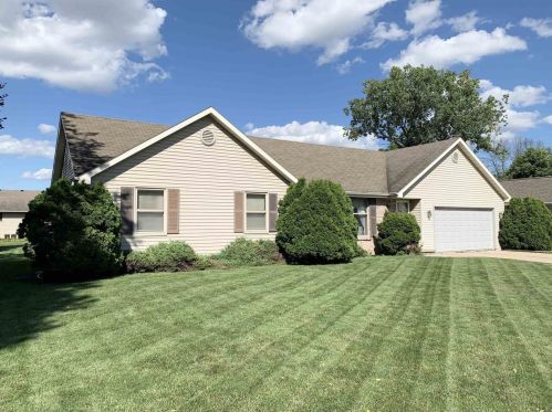 1264 Blue Ridge Dr, Green Bay, WI 54304-4000