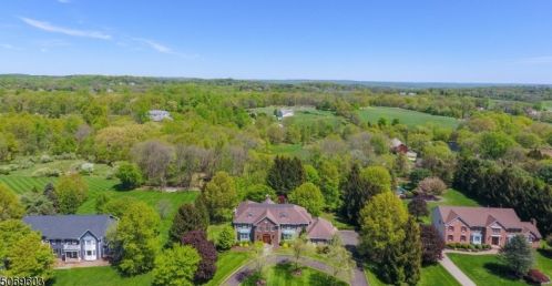 6 Pace Farm Rd, Califon, NJ 07830-3423
