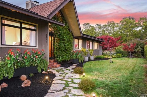 2563 Bethards Dr, Santa Rosa, CA 95405-8719