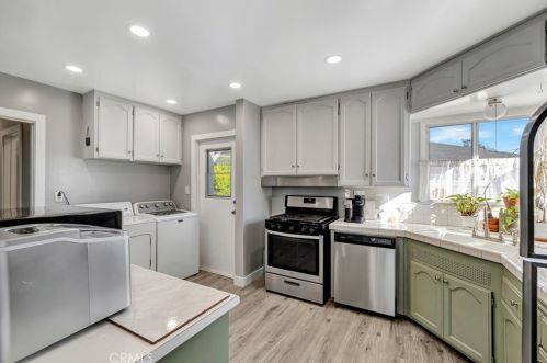 4852 Gondar Ave, Lakewood CA  90713-2410 exterior