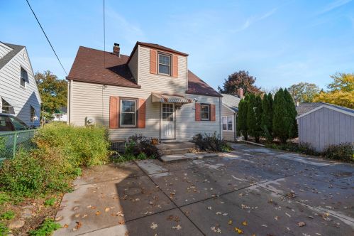 171 79, Milwaukee WI 53219-1118 exterior