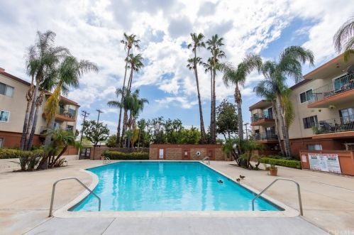 400 Acacia Ave, Fullerton CA  92831-4011 exterior