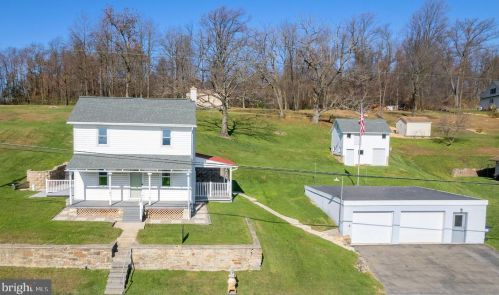 4470 White Oak Rd, Lapark, PA 17562-9410