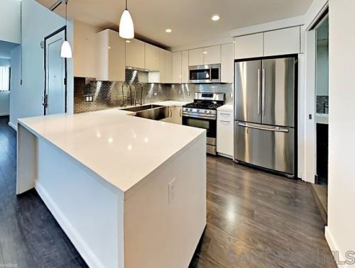 2104 Columbia St, San Diego CA 92101-1713 exterior