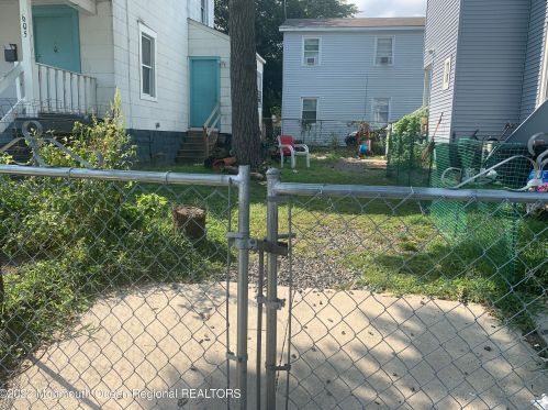 605 Comstock St, Tinton Falls, NJ 07712-6423