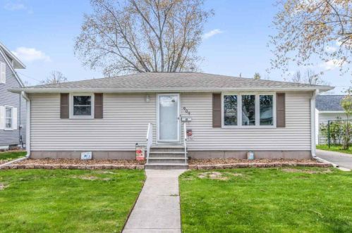 909 Lark St, Green Bay, WI 54303-4124