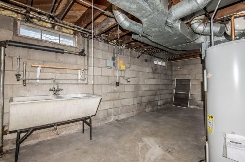 2841 Hartung Ave, Milwaukee WI  53210-1341 exterior