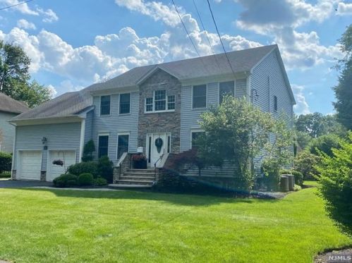 128 Spring St, Harrington Park, NJ 07640-1345