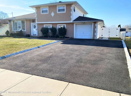 117 Wynnewood Ct, East Freehold, NJ 07728-2812