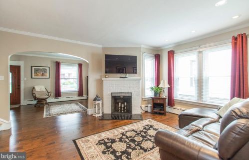 332 Washington Ave, Downingtown PA  19335-2916 exterior
