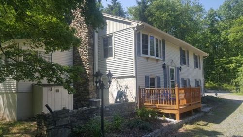 121 Marshall St, Leicester, MA 01524-1009