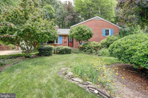 6706 Harwood Pl, Springfield, VA 22152-2419