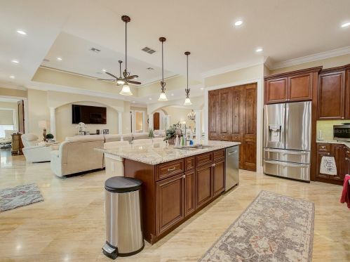 11171 53rd Ave, Saint Petersburg FL  33708-2936 exterior