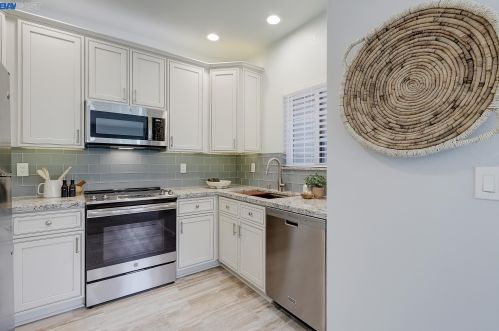 184 Copper Ridge Rd, San Ramon CA  94582-4575 exterior