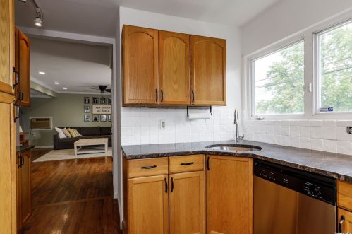 112 Granada Ave, North Lindenhurst NY  11757-6527 exterior